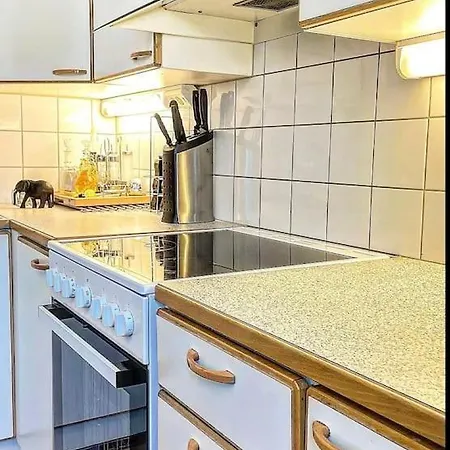 דירה Stylish Near Metro. אספו