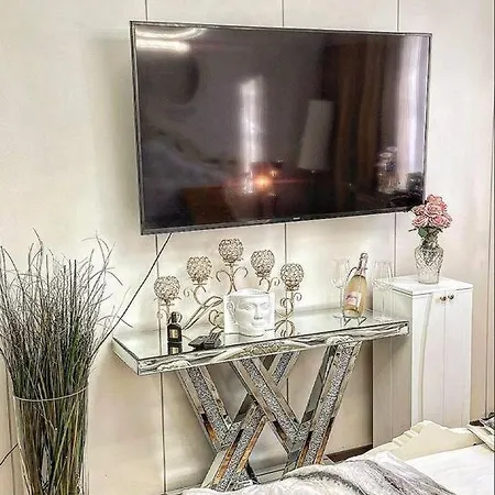 דירה Stylish Near Metro. *