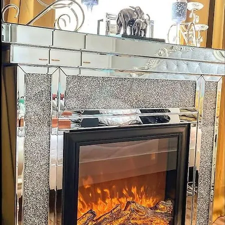 דירה Stylish Near Metro. *